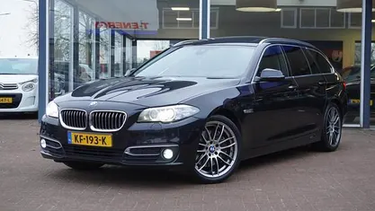 Zwart (metallic) Occasion 2015 BMW 530 Executive Stationwagen | € 18.950 (Eerlijke prijs)