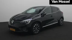 Zwart Gebruikt 2023 Renault Clio V Techno Hatchback | € 17.440 (Eerlijke prijs)