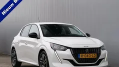 Wit Gebruikt 2022 Peugeot 208 Allure Hatchback | € 16.750 (Eerlijke prijs)