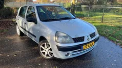 Gebruikt 2003 Renault Clio II Dynamique Hatchback | € 1.150 (Eerlijke prijs)