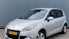 Grijs Gebruikt 2009 Renault Scénic III Dynamique MPV | € 5.444 (Eerlijke prijs)