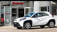 Wit Nieuw 2025 Toyota Aygo Play Hatchback | € 20.950 (Eerlijke prijs)