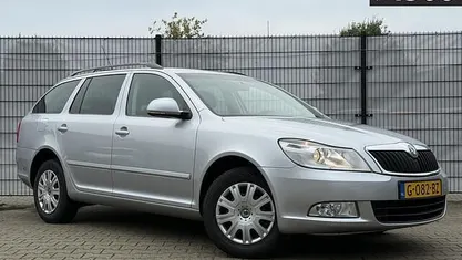 Grijs Occasion 2010 Skoda Octavia Business Line Stationwagen | € 2.945 (Goede deal)