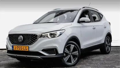 Wit Gebruikt 2020 MG ZS Luxury Sedan | € 12.850 (Eerlijke prijs)