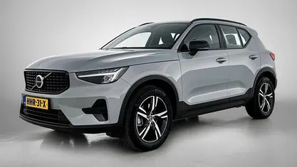 Grijs (metallic) Gebruikt 2025 Volvo XC40 SUV | € 43.450 (Eerlijke prijs)