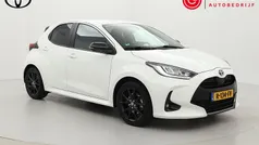 Wit Gebruikt 2022 Toyota Yaris Hybrid Executive Hatchback | € 24.999 (Eerlijke prijs)