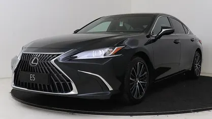Zwart Nieuw 2025 Lexus ES300H Sedan | € 61.290 (Eerlijke prijs)