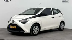 Wit Gebruikt 2021 Toyota Aygo Hatchback | € 11.290 (Eerlijke prijs)