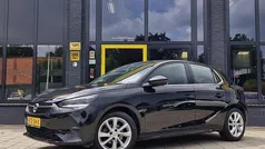 Zwart, metallic lak Gebruikt 2021 Opel Corsa Edition Hatchback | € 13.500 (Eerlijke prijs)