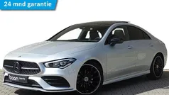 Grijs, metallic lak Gebruikt 2023 Mercedes CLA180 AMG line Sedan | € 34.900 (Eerlijke prijs)