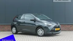 Grijs, metallic lak Gebruikt 2019 Toyota Aygo Hatchback | € 7.999 (Goede deal)
