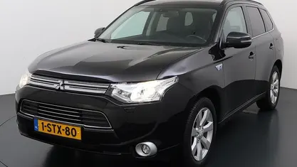 Occasion 2013 Mitsubishi Outlander P-HEV Instyle SUV | € 9.995 (Eerlijke prijs)