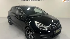 Zwart Gebruikt 2015 Kia Rio Comfort Hatchback | € 8.240 (Eerlijke prijs)