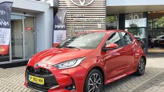 Rood Gebruikt 2022 Toyota Yaris Hybrid Hatchback | € 20.700 (Eerlijke prijs)