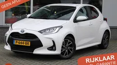 Wit Gebruikt 2022 Toyota Yaris Hybrid Hatchback | € 19.950 (Eerlijke prijs)