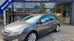 Grijs, metallic lak Gebruikt 2012 Opel Astra Edition Hatchback | € 5.450 (Goede deal)