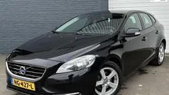 Zwart Gebruikt 2014 Volvo V40 Momentum Stationwagen | € 5.995 (Eerlijke prijs)