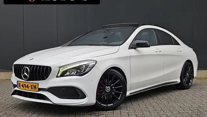 Wit Occasion 2019 Mercedes CLA180 AMG Sedan | € 23.450 (Eerlijke prijs)