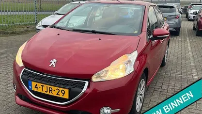 Occasion Peugeot 208 Active 82 PK (60 kW) 2013 Rood Hatchback
