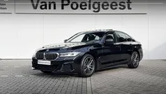 Zwart Gebruikt 2021 BMW 520 M Sport Sedan | € 38.900 (Eerlijke prijs)