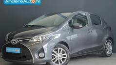 Grijs Gebruikt 2015 Toyota Yaris Hatchback | € 8.695 (Eerlijke prijs)