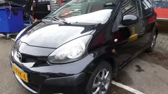 Zwart Gebruikt 2011 Toyota Aygo Hatchback | € 2.747 (Eerlijke prijs)