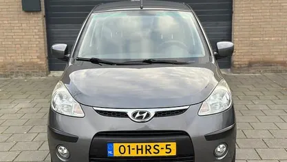 Grijs (metallic) Gebruikt 2009 Hyundai i10 Hatchback | € 2.950 (Eerlijke prijs)