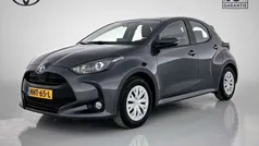 Grijs Gebruikt 2024 Toyota Yaris Hybrid Active Hatchback | € 23.445 (Eerlijke prijs)
