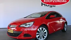 Rood Gebruikt 2014 Opel Astra GTC Sport Hatchback | € 7.940 (Eerlijke prijs)