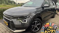 Interstellar grey Gebruikt 2024 Kia Niro SUV | € 34.400 (Eerlijke prijs)