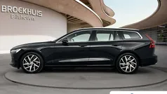 Zwart Gebruikt 2020 Volvo V60 Momentum Stationwagen | € 27.895 (Goede deal)