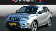 Grijs Gebruikt 2023 Suzuki Vitara Style SUV | € 25.425 (Eerlijke prijs)