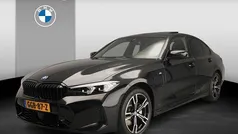 Zwart Gebruikt 2024 BMW 320 M Sport Sedan | € 43.900 (Eerlijke prijs)