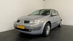 Beige Occasion 2003 Renault Mégane II Expression Hatchback | € 1.399 (Eerlijke prijs)