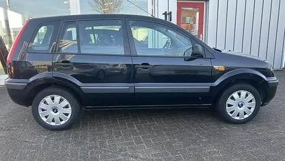 Zwart Occasion 2010 Ford Fusion Cool & Sound Edition MPV | € 2.750 (Eerlijke prijs)