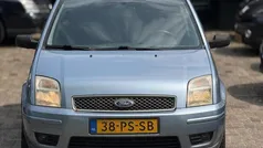 Grijs Gebruikt 2004 Ford Fusion MPV | € 999 (Eerlijke prijs)
