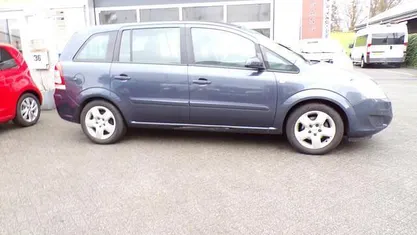 Gebruikt 2009 Opel Zafira Executive MPV | € 1.850 (Goede deal)