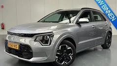 Grijs Gebruikt 2022 Kia e-Niro SUV | € 30.950 (Eerlijke prijs)