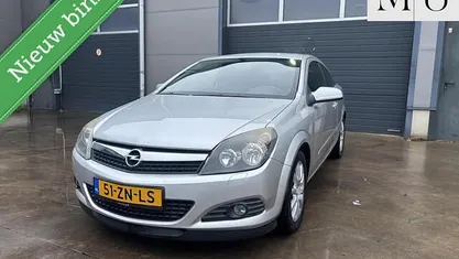 Grijs Gebruikt 2008 Opel Astra GTC Hatchback | € 2.850 (Eerlijke prijs)