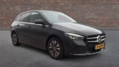 Zwart, metallic lak Gebruikt 2020 Mercedes B180 MPV | € 22.993 (Goede deal)