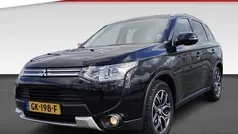 Zwart Gebruikt 2015 Mitsubishi Outlander Edition SUV | € 16.430 (Eerlijke prijs)