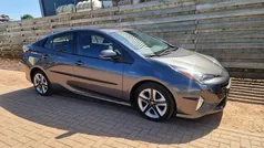 Grijs, metallic lak Gebruikt 2016 Toyota Prius Hatchback | € 13.950 (Eerlijke prijs)