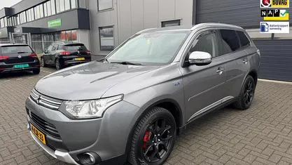 Occasion Mitsubishi Outlander P-HEV Edition 121 PK (88 kW) 2015 Grijs SUV