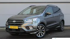 Grijs Gebruikt 2018 Ford Kuga ST-Line SUV | € 19.895 (Eerlijke prijs)