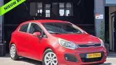 Rood, metallic lak Gebruikt 2012 Kia Rio Hatchback | € 5.994 (Eerlijke prijs)