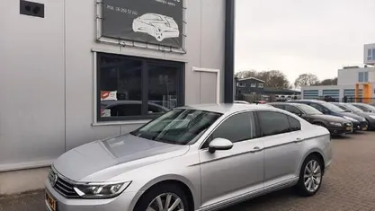 Grijs, metallic lak Occasion 2018 VW Passat Comfortline Sedan | € 13.949 (Eerlijke prijs)