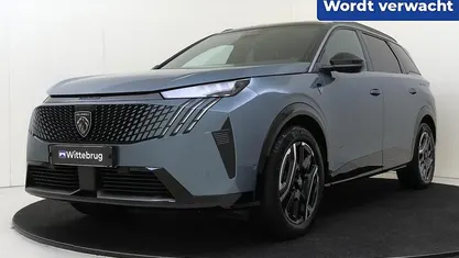 Blauw (metallic) Occasion 2025 Peugeot e-5008 Avantage SUV | € 47.425 (Eerlijke prijs)