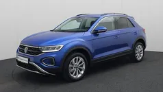 Blauw Gebruikt 2025 VW T-Roc Life SUV | € 35.940 (Eerlijke prijs)