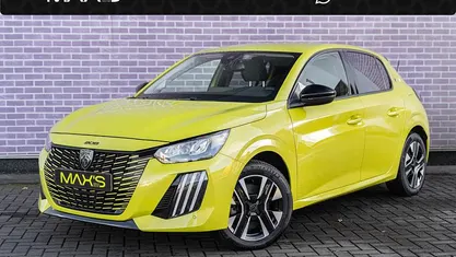 Geel Gebruikt 2024 Peugeot e-208 Style Hatchback | € 21.494 (Eerlijke prijs)