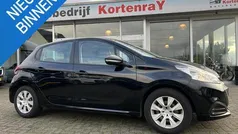 Zwart, metallic lak Gebruikt 2015 Peugeot 208 Access Hatchback | € 6.600 (Eerlijke prijs)